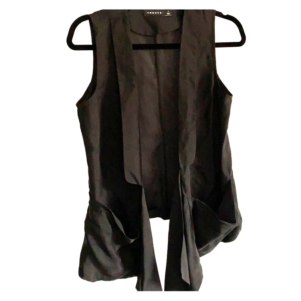 Trouve Vest
